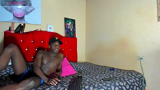 blackWhite hot online show from March 13, 11:23 pm