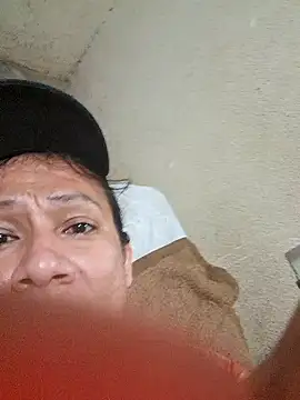 miicheele32 online show from January 18, 10:23 am