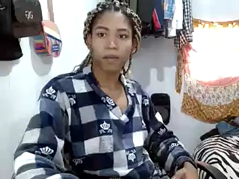 Snapshot of miriam775 chatting on January 21, 1:07 pm miriam775 online show from January 21, 1:07 pm
