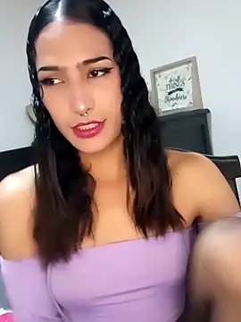 Snapshot of Lanna_hott_ chatting on March 22, 8:15 pm Lanna hott online show from March 22, 8:15 pm