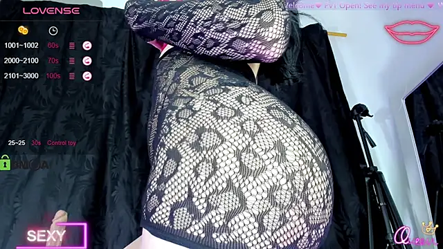 VyxenXBig cock online show from March 30, 3:40 am