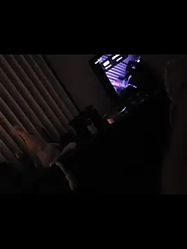 gurlnips online show from February 4, 1:38 pm