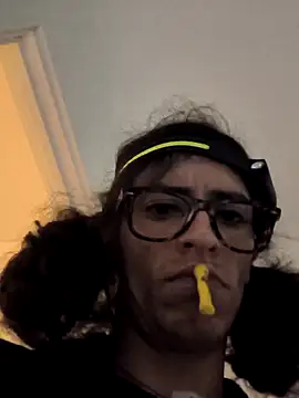 gurlnips online show from February 5, 2:55 pm