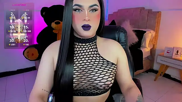 Snapshot of alexia_mattel chatting on December 13, 10:13 pm alexia mattel online show from December 13, 10:13 pm