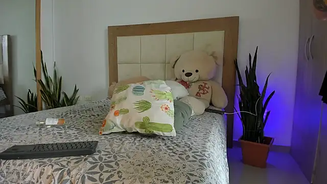 HELLEN SWEET6 online show from November 11, 7:05 pm