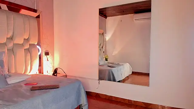 Isa Little Star online show from April 9, 4:25 am