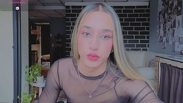 Goddivaa online show from April 1, 7:00 pm