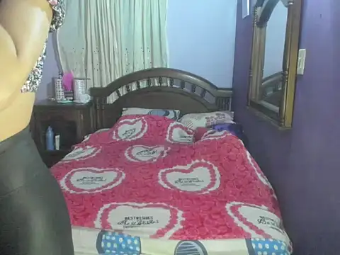 Snapshot of Unicorn_Mistress chatting on September 29, 5:29 am Unicorn Mistress online show from September 29, 5:29 am