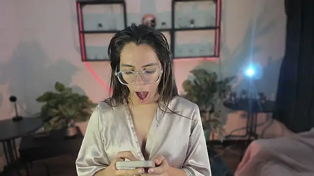 electra goddes online show from December 3, 5:55 am