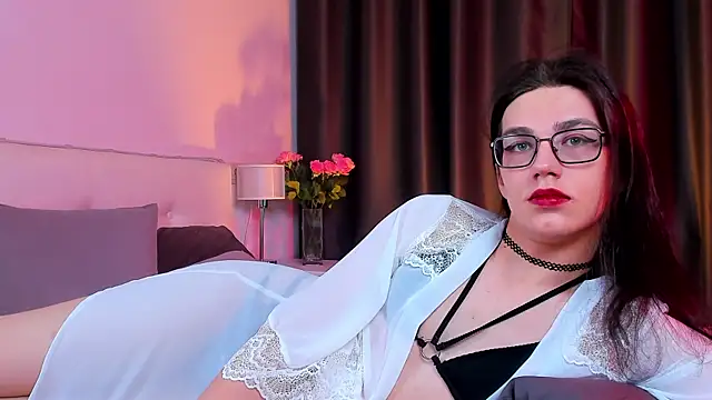 Alfreda Mills online show from February 7, 9:15 pm