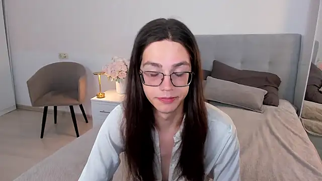 Alfreda Mills online show from September 21, 10:43 am