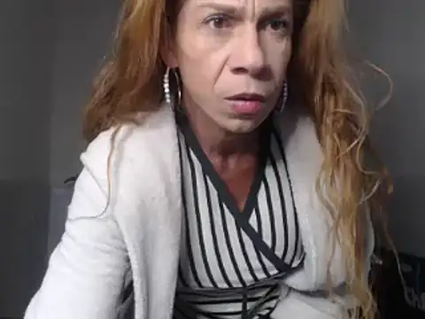 Snapshot of Antonella_borja chatting on December 27, 2:36 am Antonella borja online show from December 27, 2:36 am