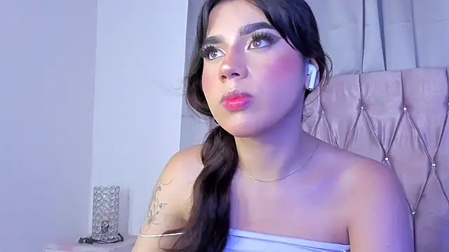 Ashley piinkk  online show from March 19, 4:14 am