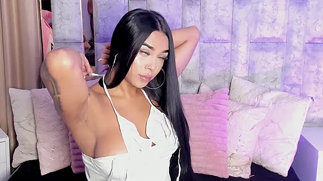 Snapshot of karol_noa chatting on October 20, 11:24 am karol noa online show from October 20, 11:24 am