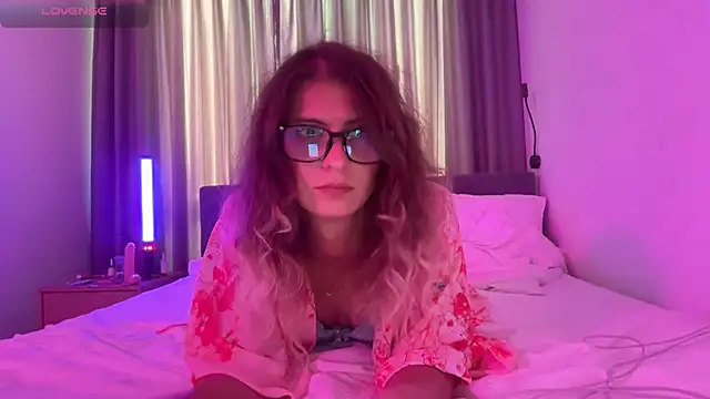 Alice Pinkhead online show from February 10, 10:11 am