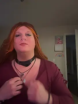 EmberLee online show from February 18, 11:30 pm