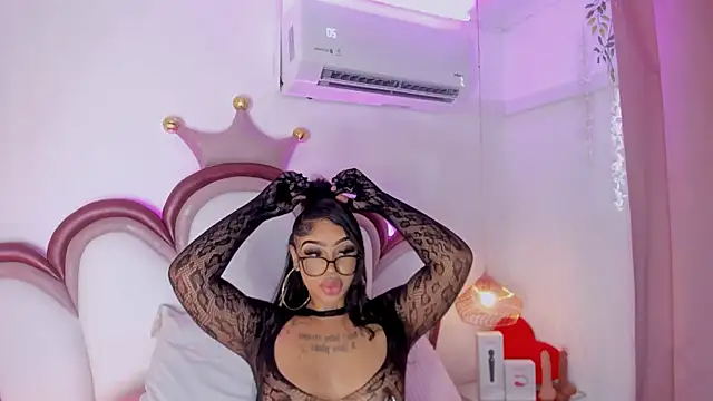 Mia Jansen online show from May 18, 2:11 pm