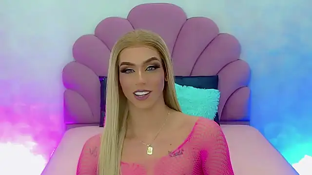 Snapshot of briana_sex32 chatting on January 1, 3:56 am briana sex32 online show from January 1, 3:56 am