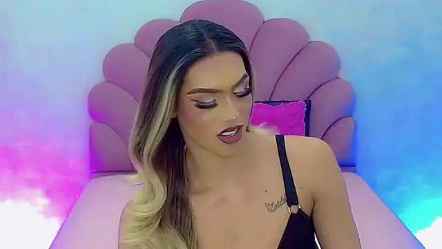 Snapshot of briana_sex32 chatting on January 15, 12:25 pm briana sex32 online show from January 15, 12:25 pm