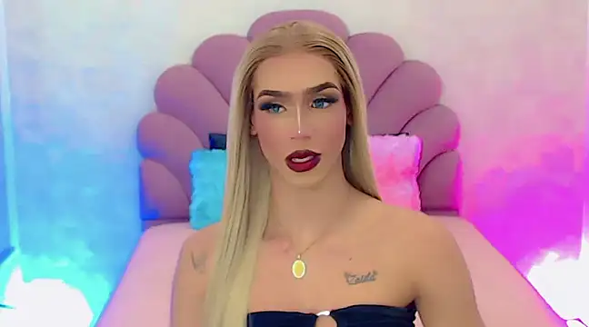 Snapshot of briana_sex32 chatting on February 1, 10:59 am briana sex32 online show from February 1, 10:59 am