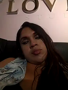 kimCosseyy online show from April 2, 2:09 am