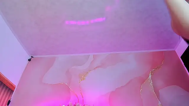 Daisy  rose online show from March 3, 3:06 am