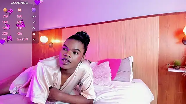 CamiEstrada online show from February 7, 12:53 am