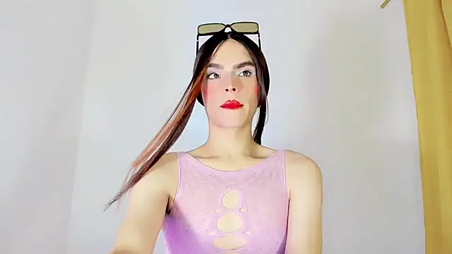 TatiGil online show from September 27, 8:40 pm