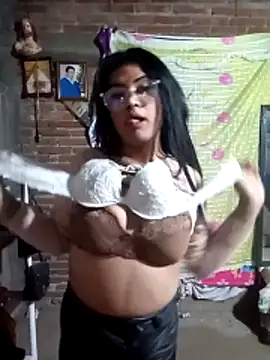 yovana13 online show from November 15, 12:47 pm