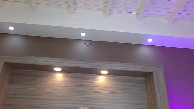 AbigailWilliams  online show from March 28, 11:12 am