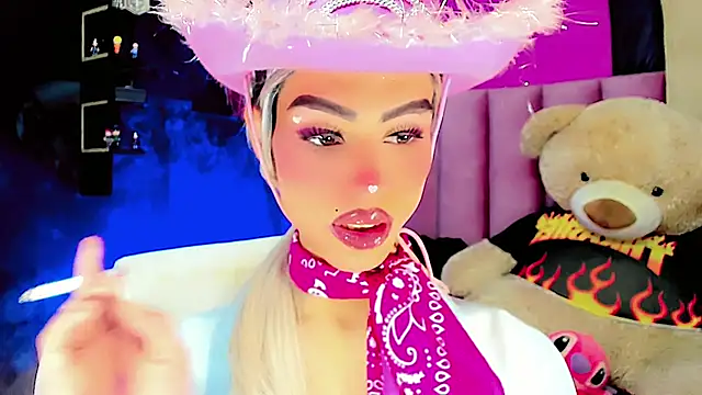 Snapshot of dollswit01 chatting on February 22, 7:25 pm dollswit01 online show from February 22, 7:25 pm