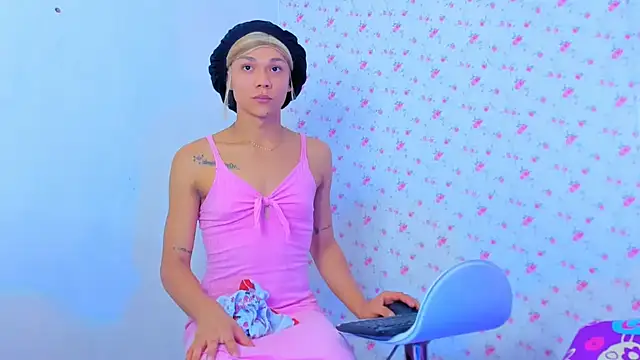 Snapshot of StassieBell chatting on October 16, 1:44 pm StassieBell online show from October 16, 1:44 pm