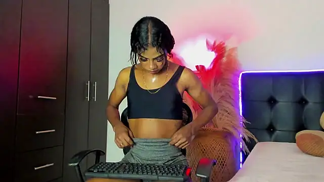 Snapshot of alejandrasxx chatting on January 9, 7:08 pm alejandrasxx online show from January 9, 7:08 pm