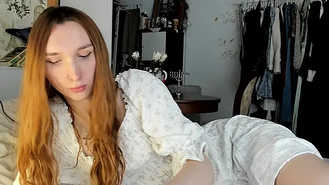 LisaIcon online show from March 1, 1:50 pm