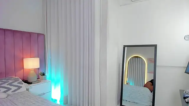 Aleja arango1 online show from November 15, 11:36 pm