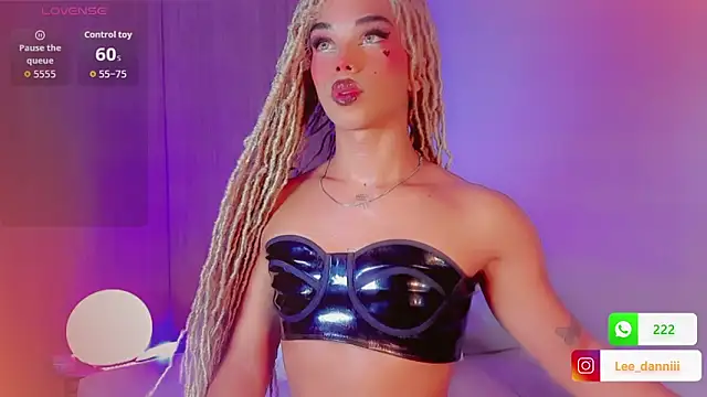 DanniLee  online show from April 12, 9:07 pm