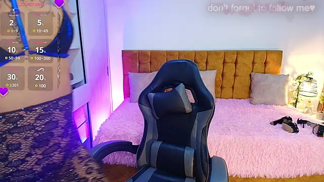 alexiaaross online show from December 14, 7:47 pm