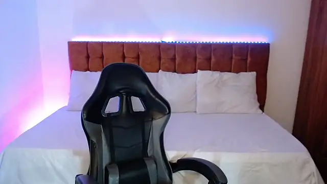 alexiaaross online show from September 19, 9:15 am