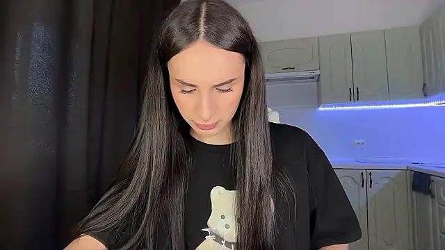 Kim Oberlin  online show from March 21, 10:53 am