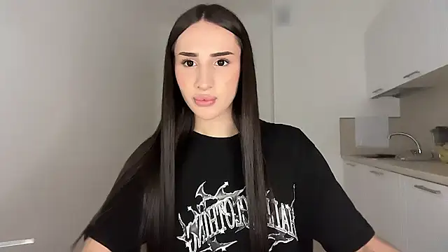 Kim Oberlin  online show from April 14, 11:15 am