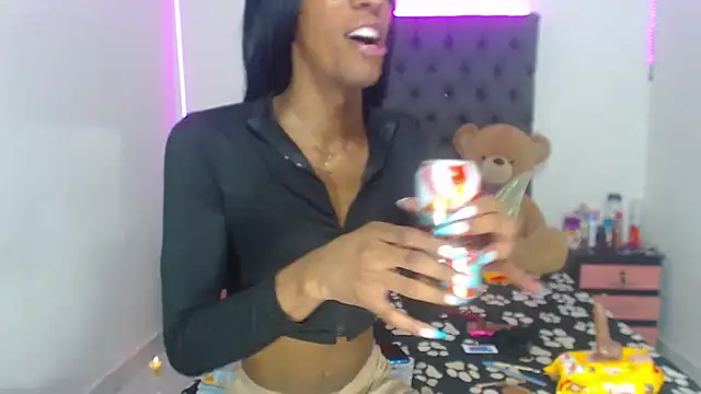 lucianadolll online show from October 1, 3:07 am