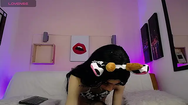 Snapshot of Aniie_Doll chatting on February 3, 8:35 pm Aniie Doll online show from February 3, 8:35 pm