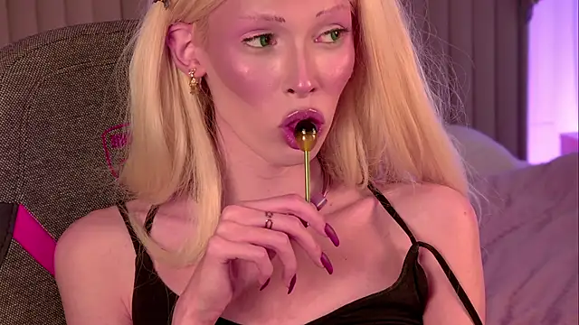 PamelamyDreamys online show from October 18, 7:28 pm