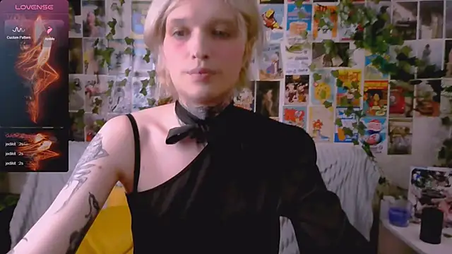 Snapshot of Simona_Rain chatting on October 14, 4:13 am Simona Rain online show from October 14, 4:13 am
