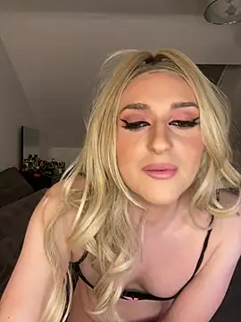 littlebambi26 online show from April 1, 9:34 pm