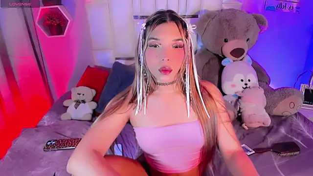 Aileen 18 online show from April 4, 7:06 am