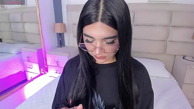 Snapshot of RoseCassie chatting on October 11, 1:57 pm RoseCassie online show from October 11, 1:57 pm