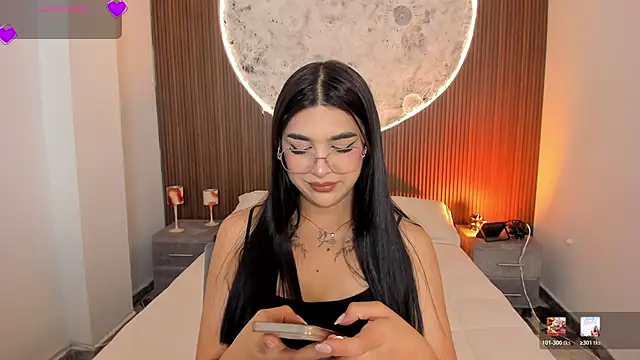 RoseCassie online show from March 11, 2:10 pm