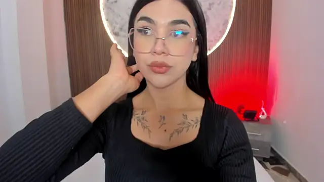 RoseCassie online show from March 20, 2:07 pm