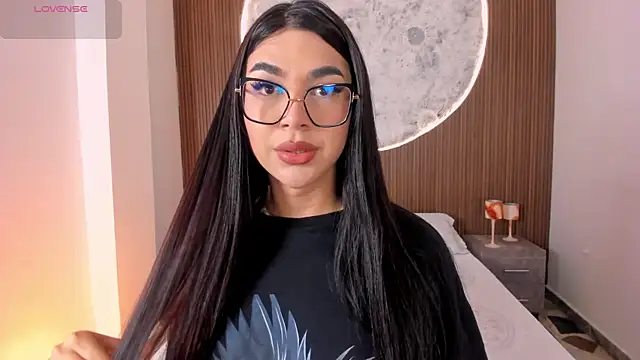 RoseCassie online show from April 11, 3:15 pm